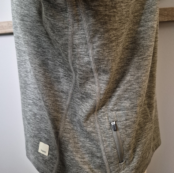 Vuori Crescent 1/4 Zip Cropped Pullover Gray - S - Picture 8 of 12